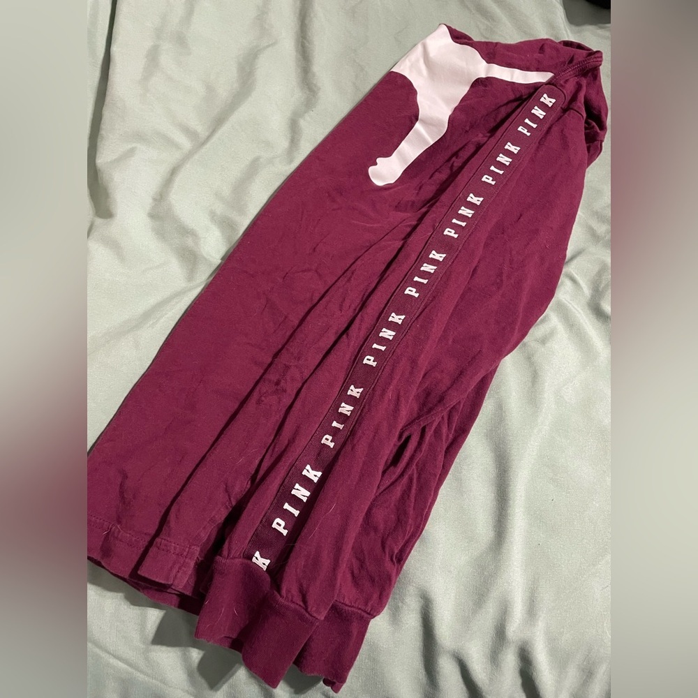 PINK Victoria's Secret Long Sleeve Tee - Burgundy and White Dog | women’s XS